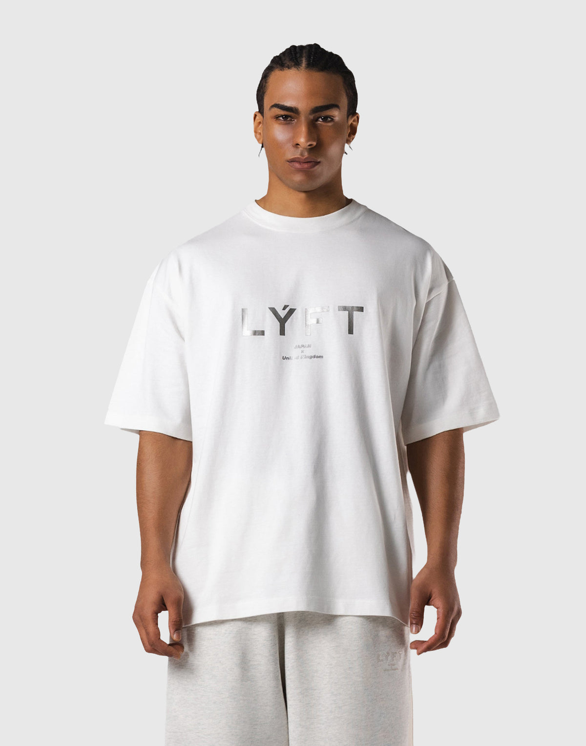 Streetwear Brand With A Logo - Camiseta con logotipo grande de la